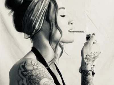 ThornsandHoney on StripChat