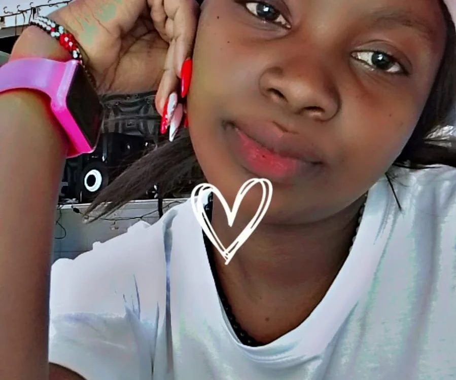 חדר צ'אט לא מקוון של Pretty_yale