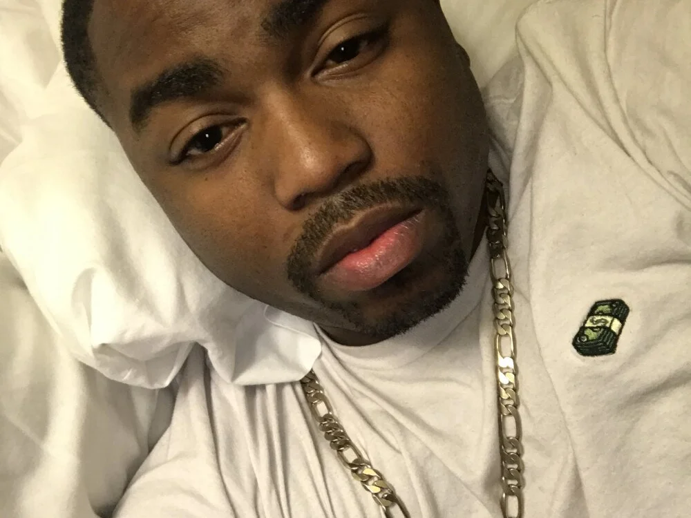 แชท XXX ออฟไลน์ของ Breadwinnah