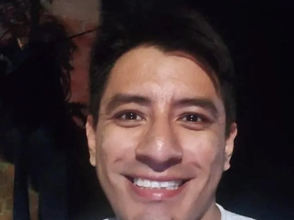 DiksonPoderoso's Offline Chat Room