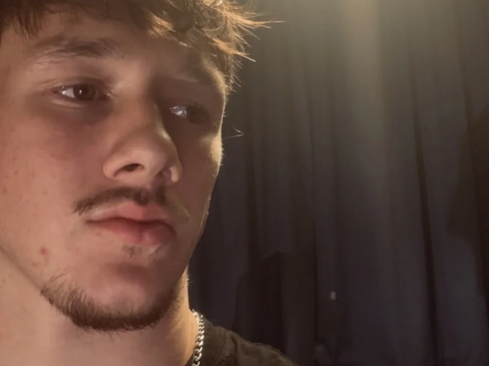 akaeverest17's Offline Chat Room