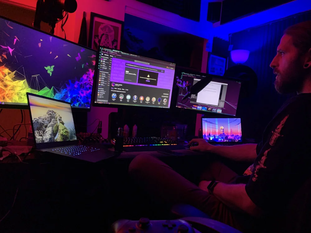The_NeonViking's Offline Chat Room