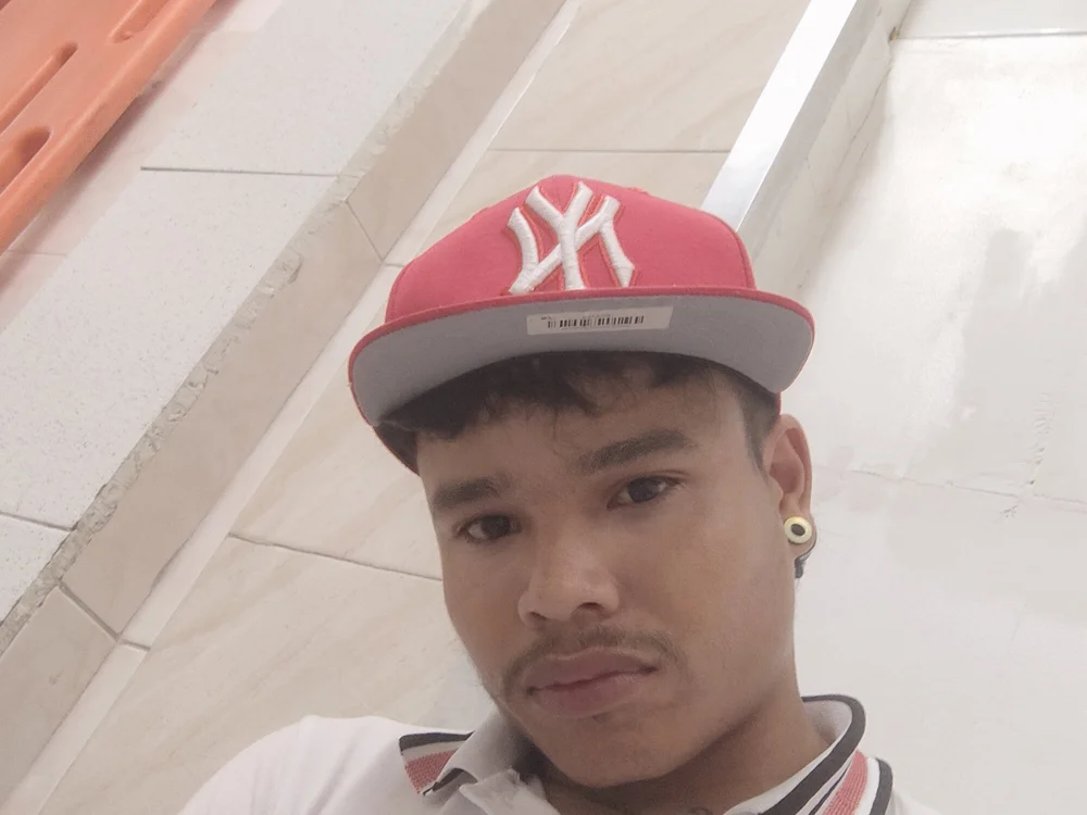daniel18cmre's Offline Chat Room