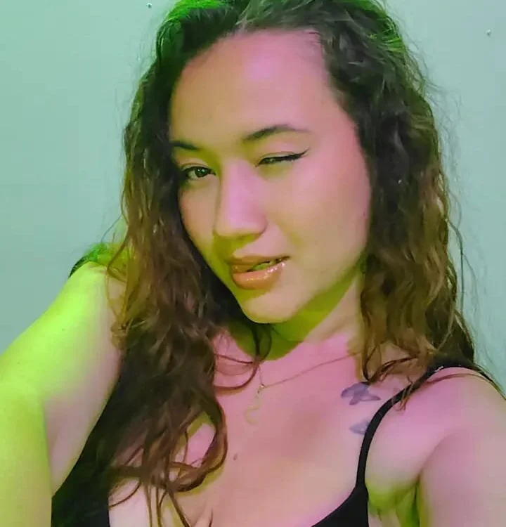 Alicee_Rousse_'s Offline Chat Room
