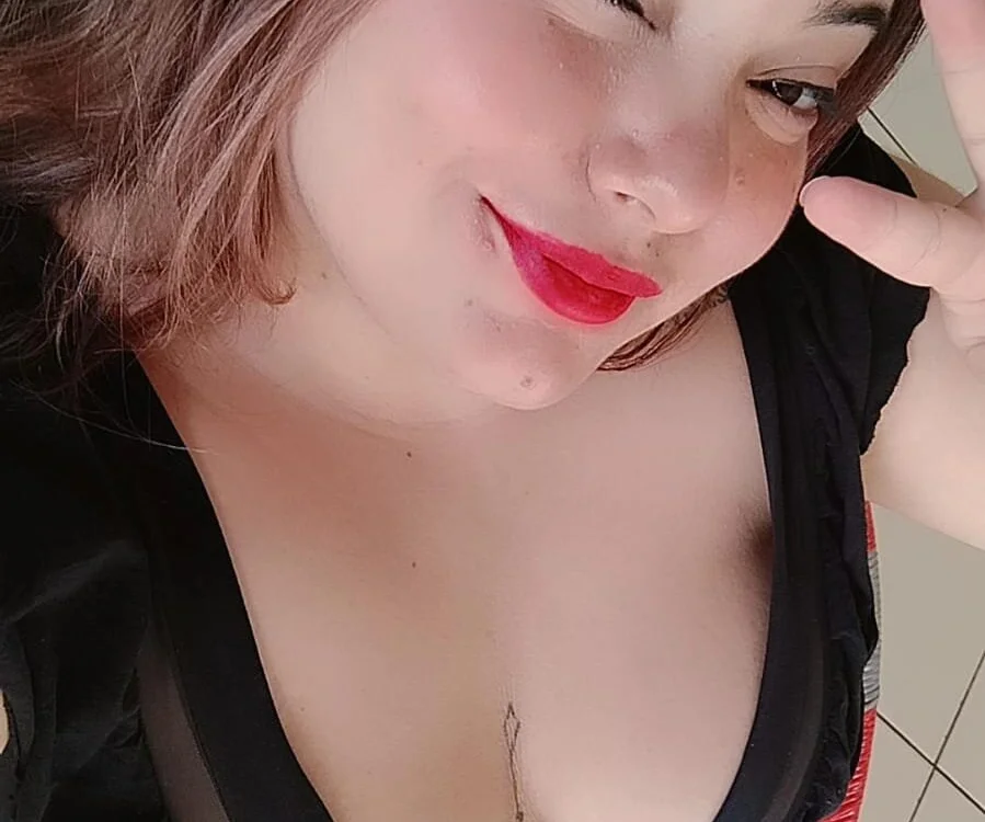 amber_curvvy Offline XXX-Chat