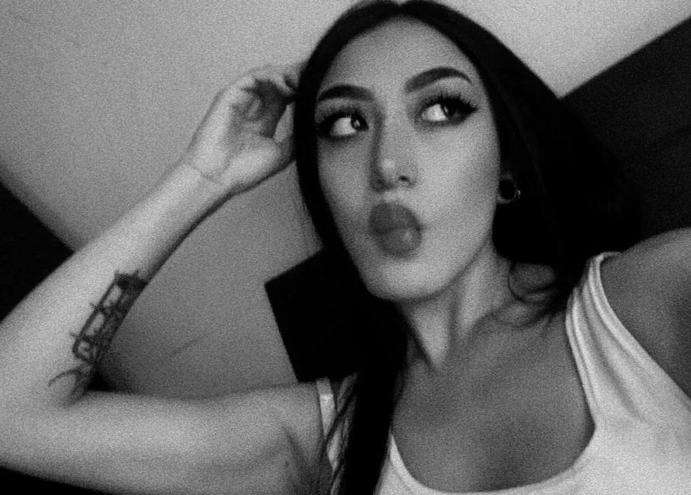 แชท XXX ออฟไลน์ของ VeronaBurton