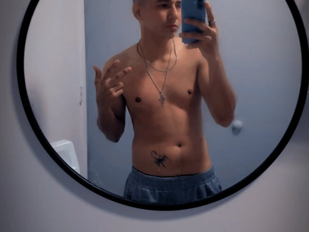 Nicolas_twink Offline XXX-chat