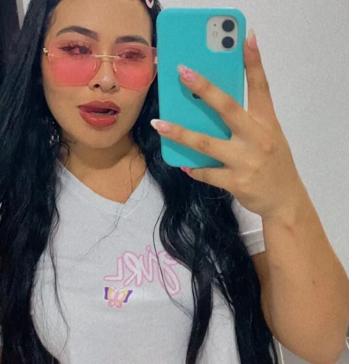RenataTaylor_'s Offline XXX Chat