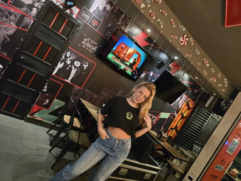 Lana_C Chat XXX offline