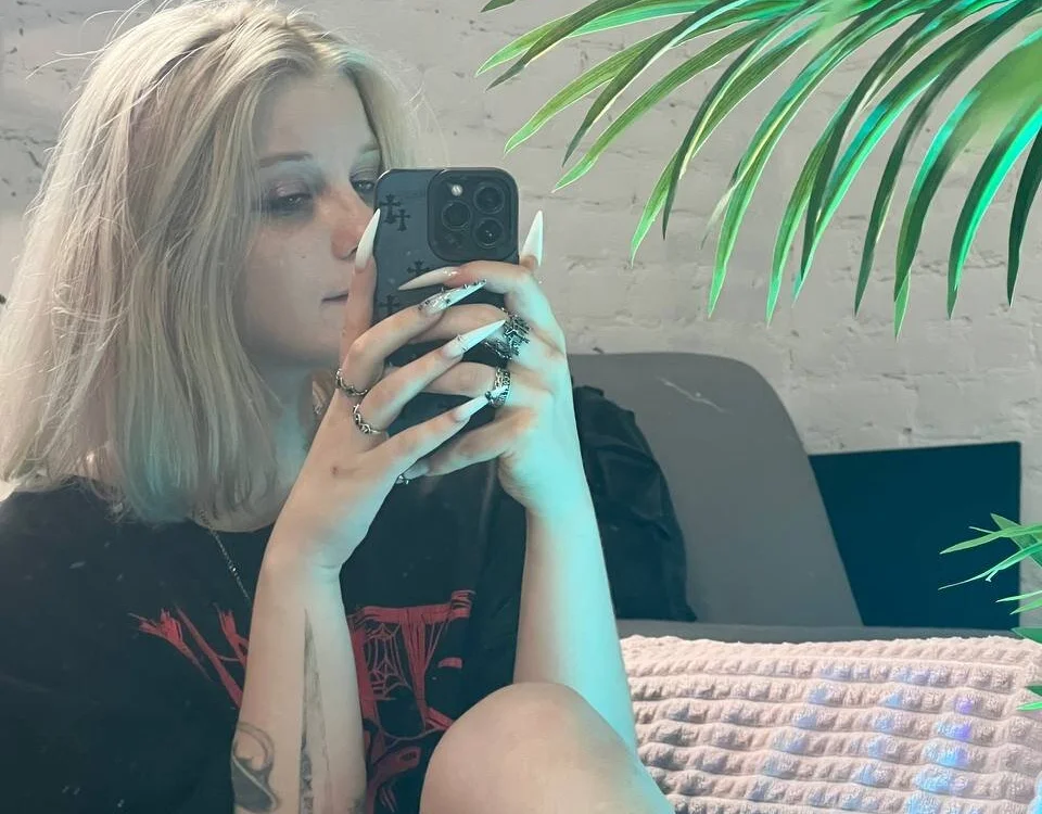 ShineJoan Adlı Modelin Çevrimdışı XXX Sohbeti