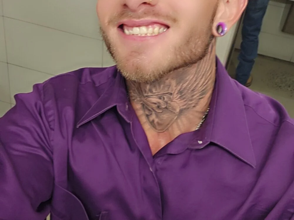 proudleg_223's Offline XXX Chat