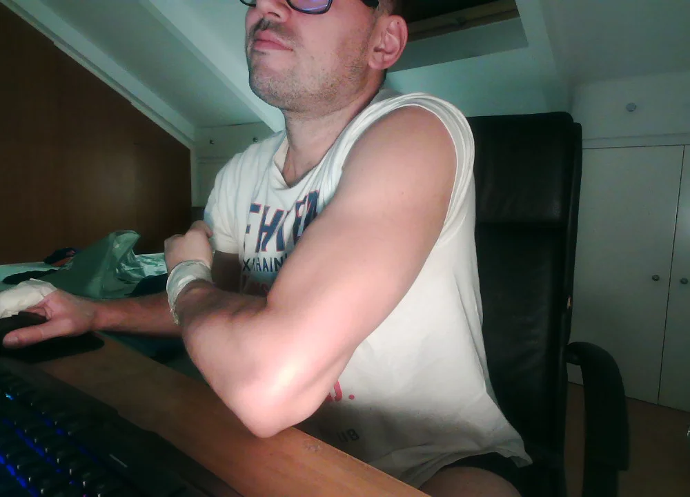 _prevision's Offline Chat Room