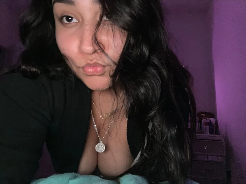 fuck_meee's Offline XXX Chat