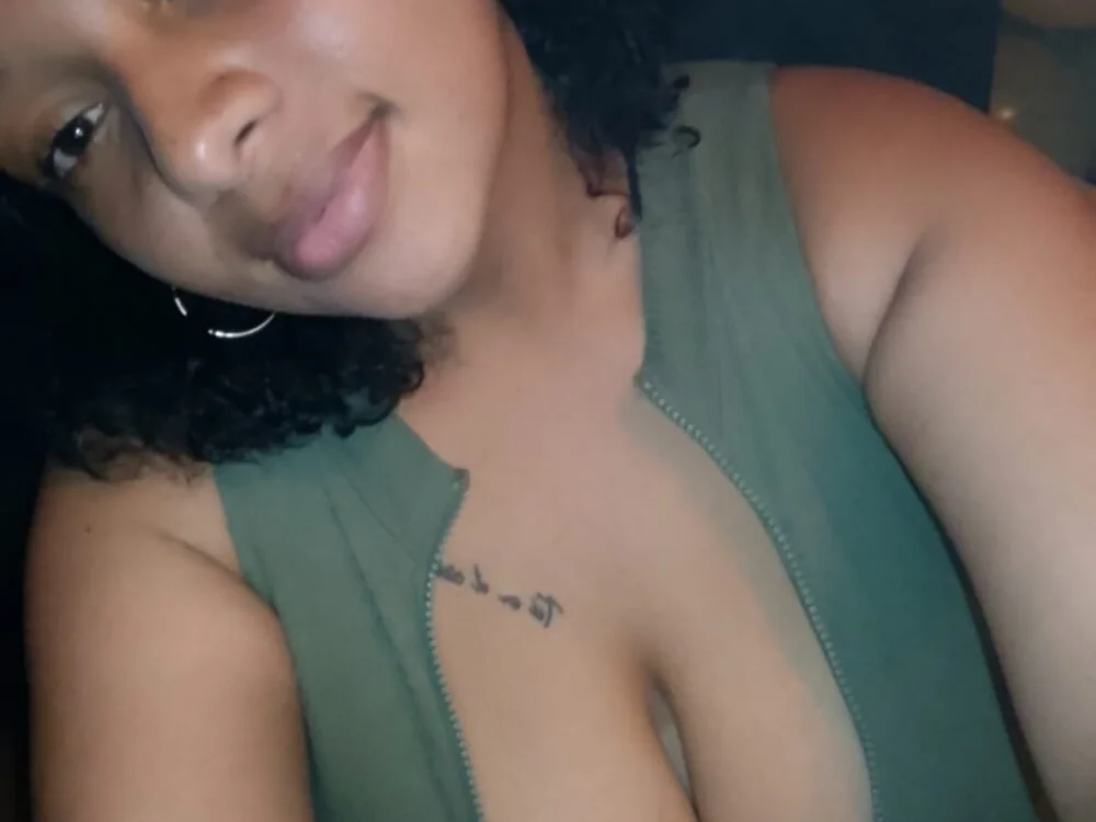 Offline XXX chat modela Doll_rihana