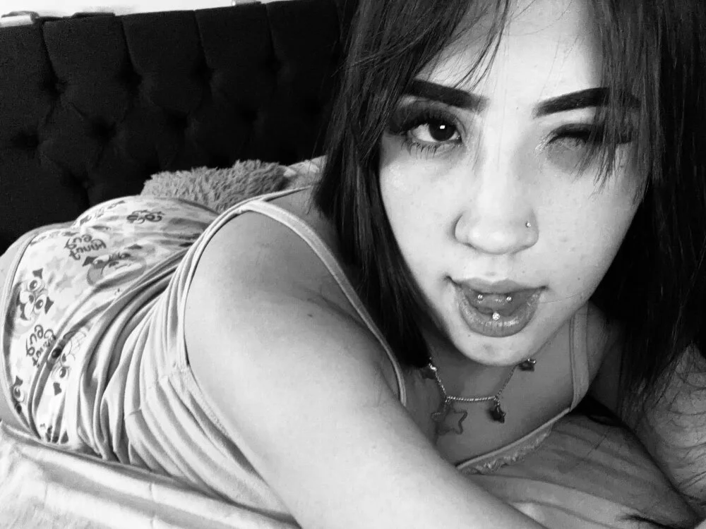 Paulina_party's Offline XXX Chat