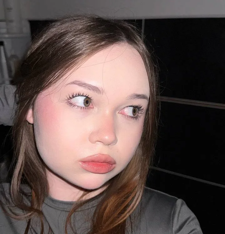 SilverHankins' Offline XXX Chat