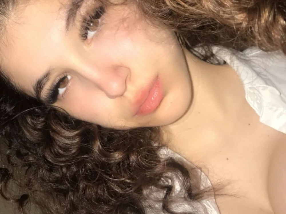 Stephanie_Miriam's Offline Chat Room