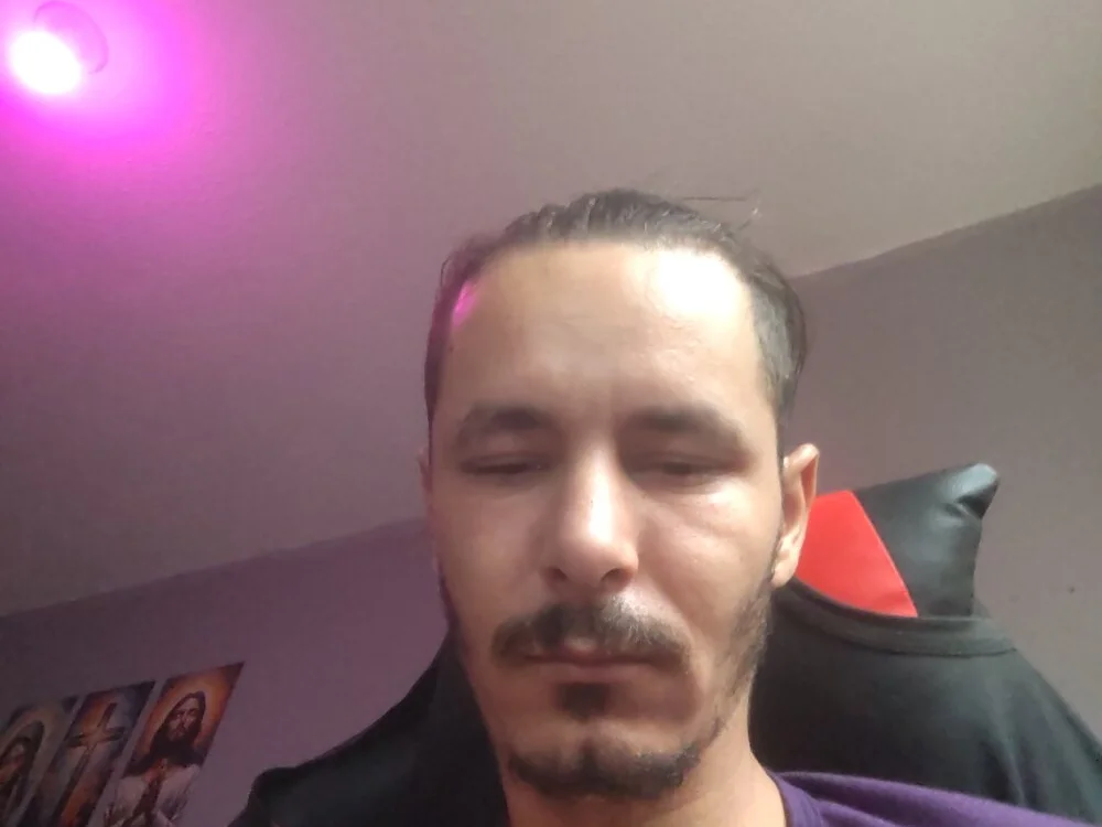 TheUnforgivenbb Offline XXX-chat