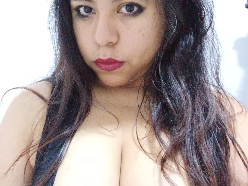 sandy221861784's Offline Chat Room