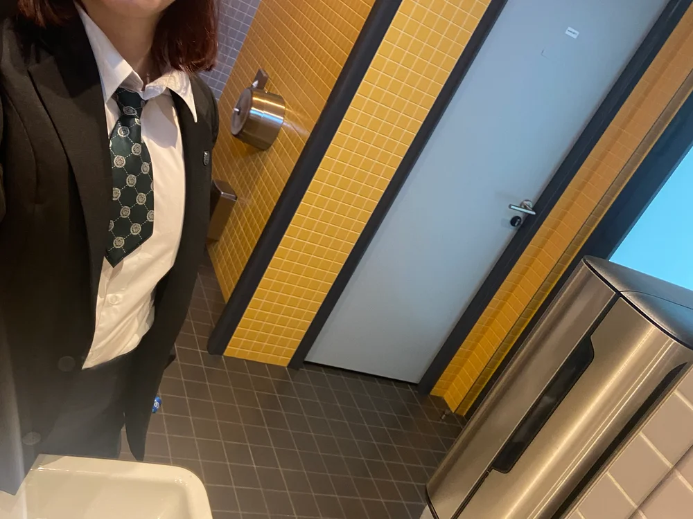 Leontina94 Offline XXX Chat