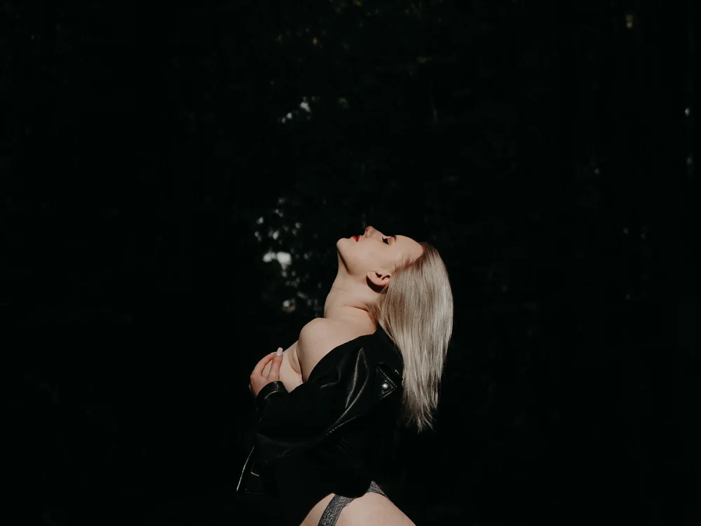 NeomyWillow's Offline XXX Chat