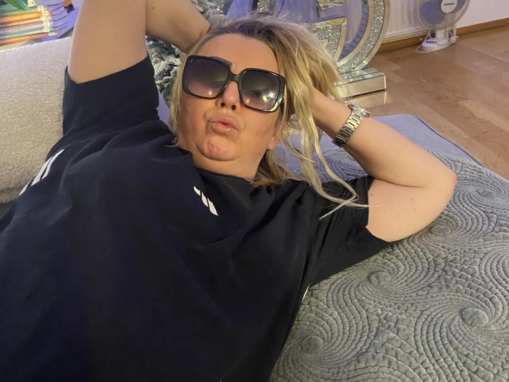 katt79 offline XXX-chatje