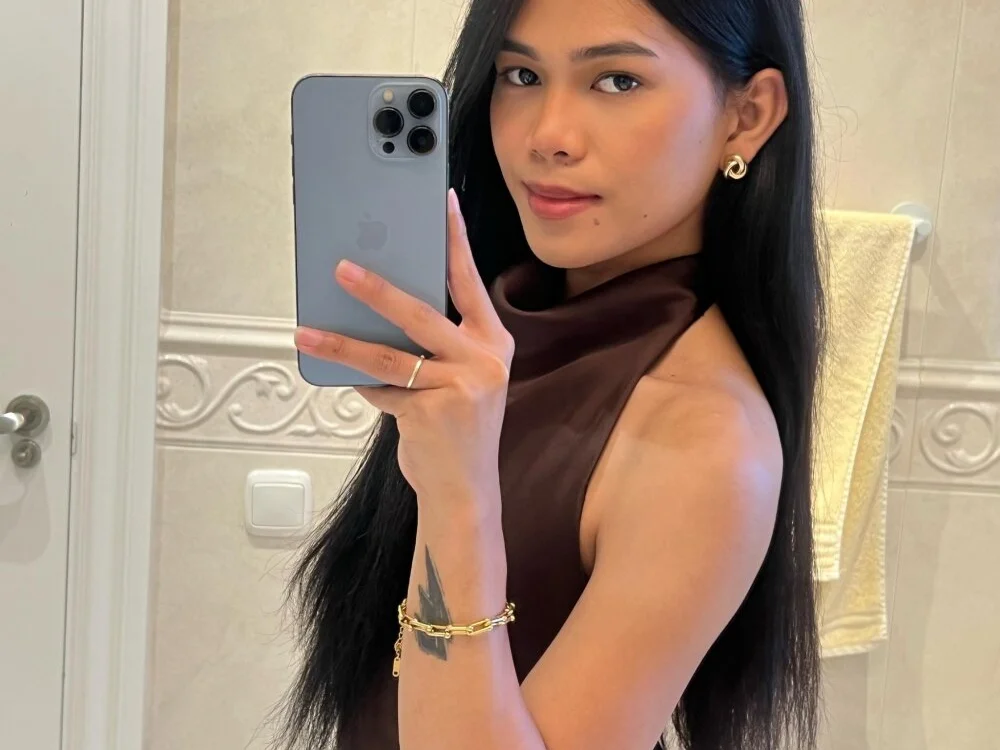 emerald_smith Offline XXX-Chat