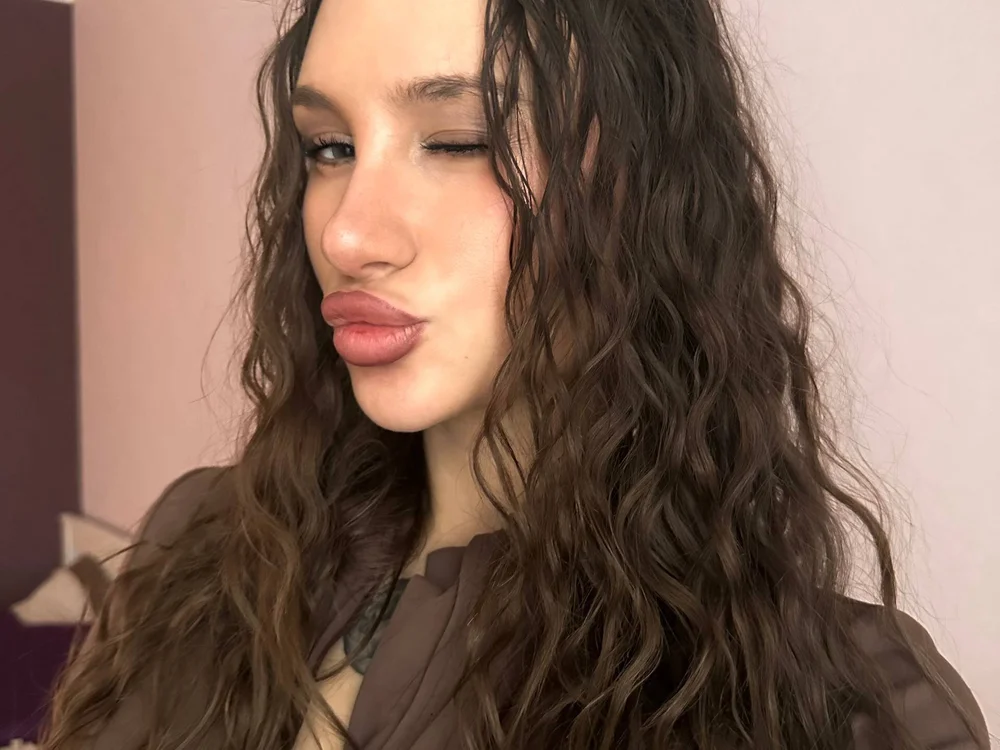 sofilovve Offline XXX-Chat