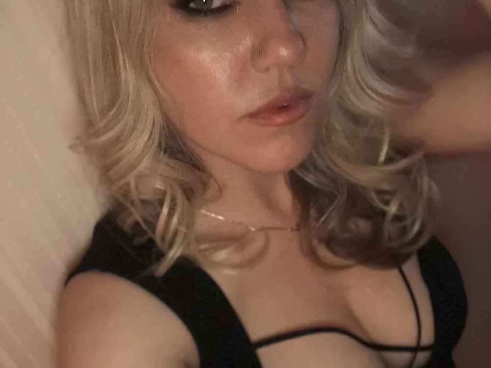 FlowerCandice's Offline Chat Room