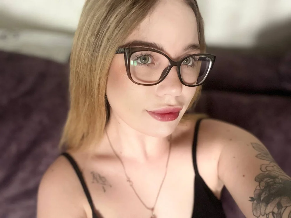 NeldaBlincoe's Offline Chat Room