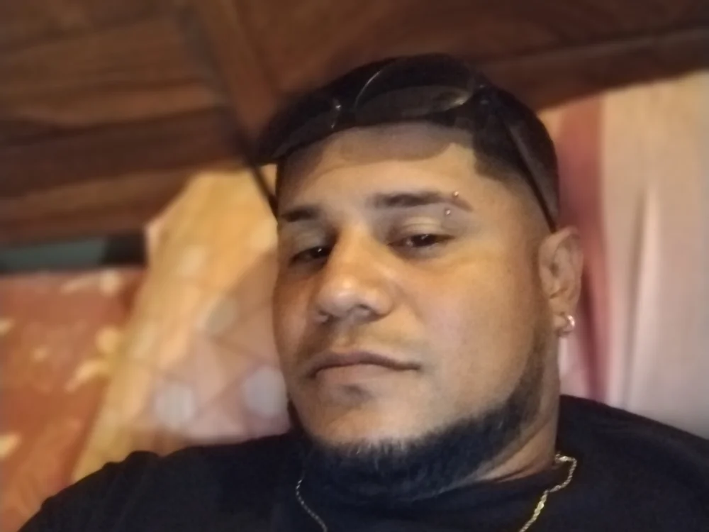 Andri863 Offline XXX Chat