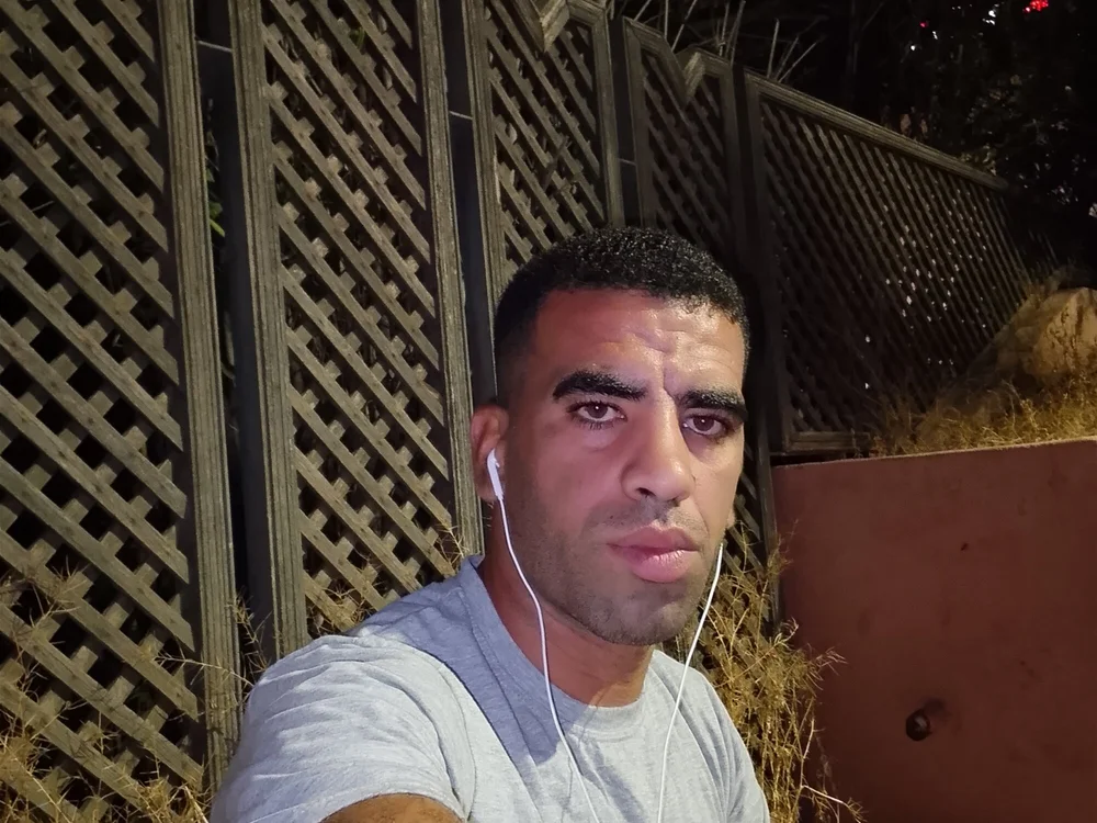 sofiane57's Offline Chat Room