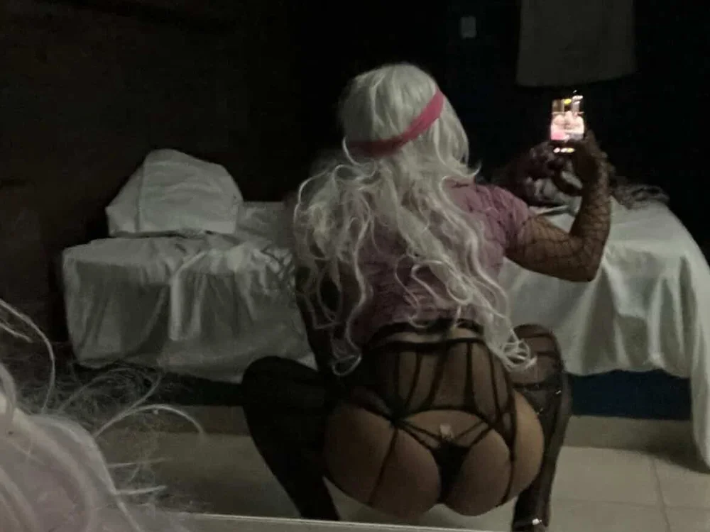 Vanesaa611's Offline XXX Chat