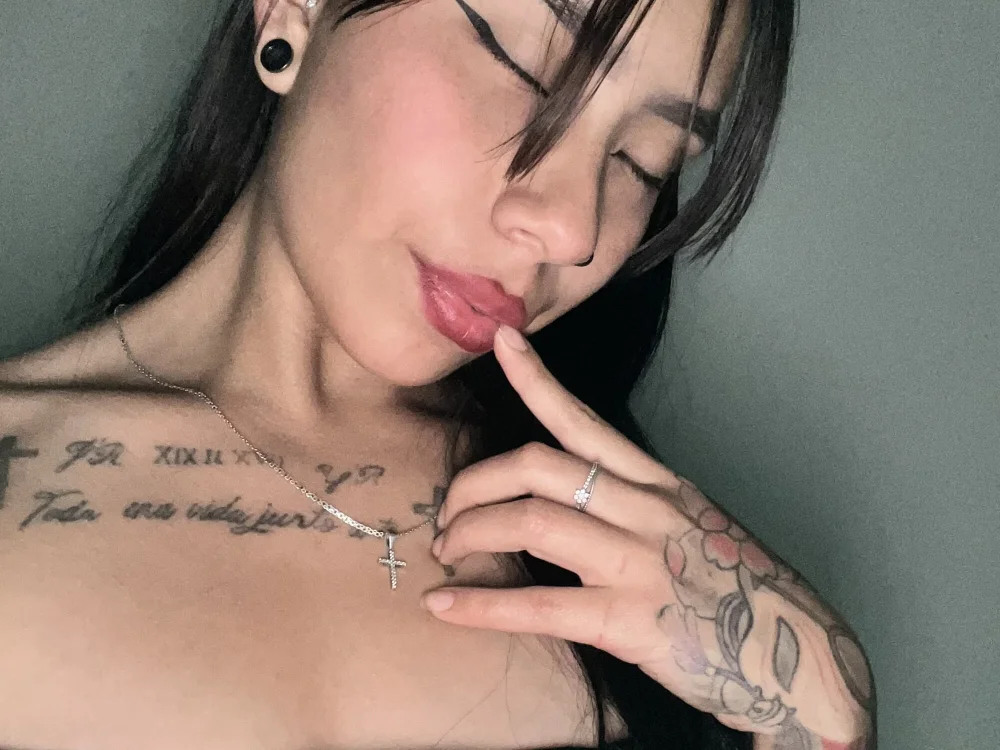 LiaaHarper: офлайн-секс-чат