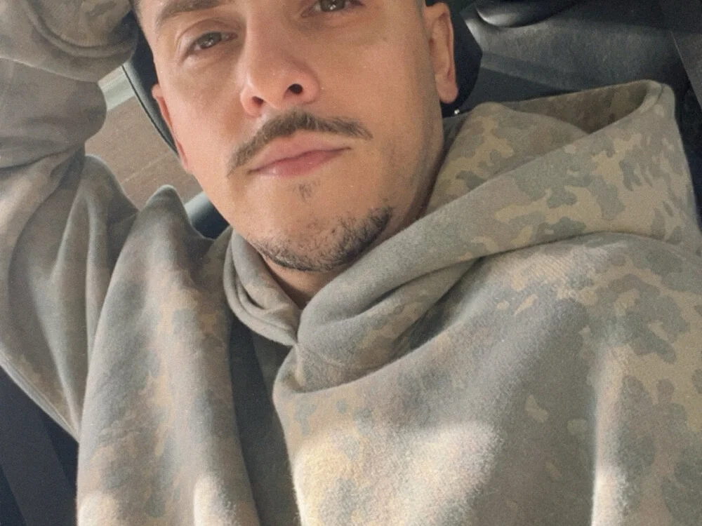 92_mikeyy 離線 XXX 聊天