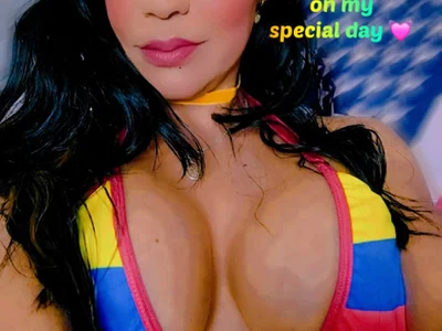 Phoenix_lovexxx on StripChat