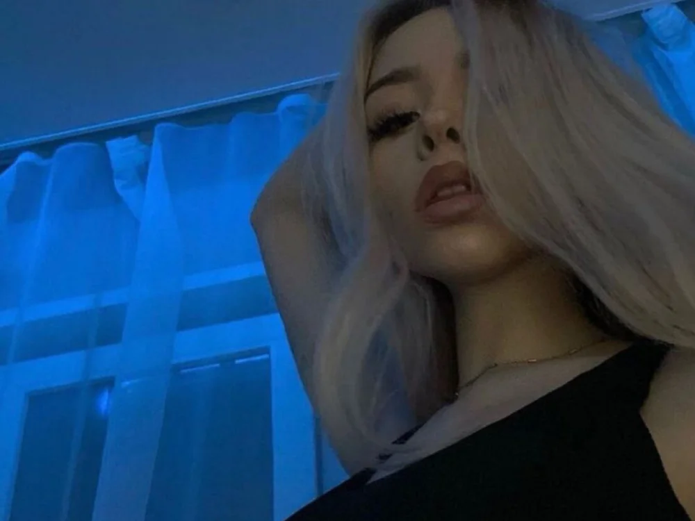 Mar1i_23's Offline XXX Chat