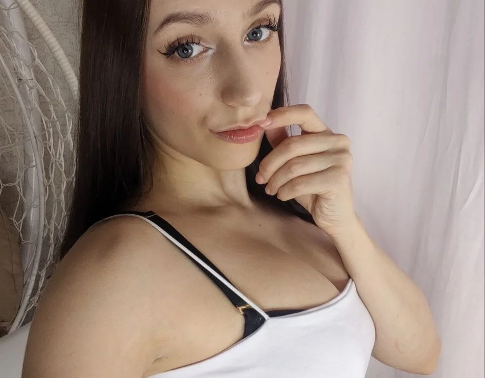 Janee_Janee's Offline Chat Room