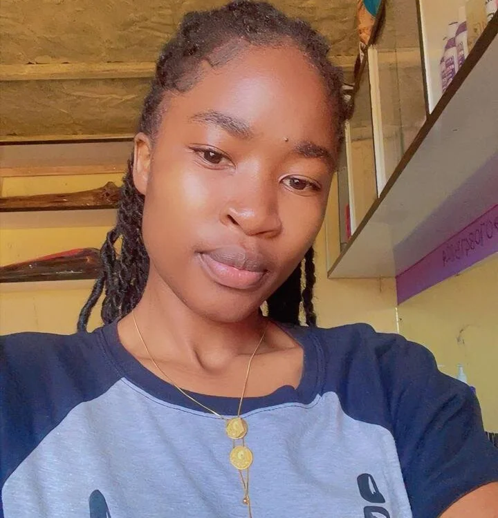 nalla_rose