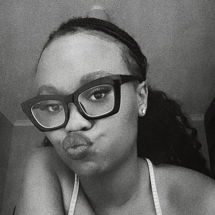 Moonzy77's Offline XXX Chat