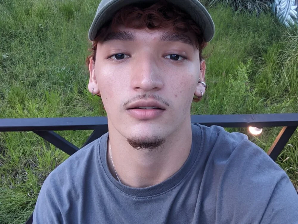 JeanTompson offline XXX-chat