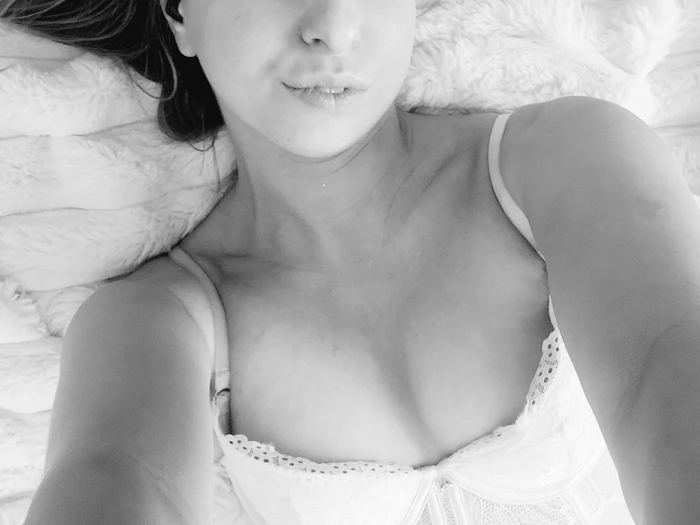 Playful_CrystalxXx Offline XXX-Chat