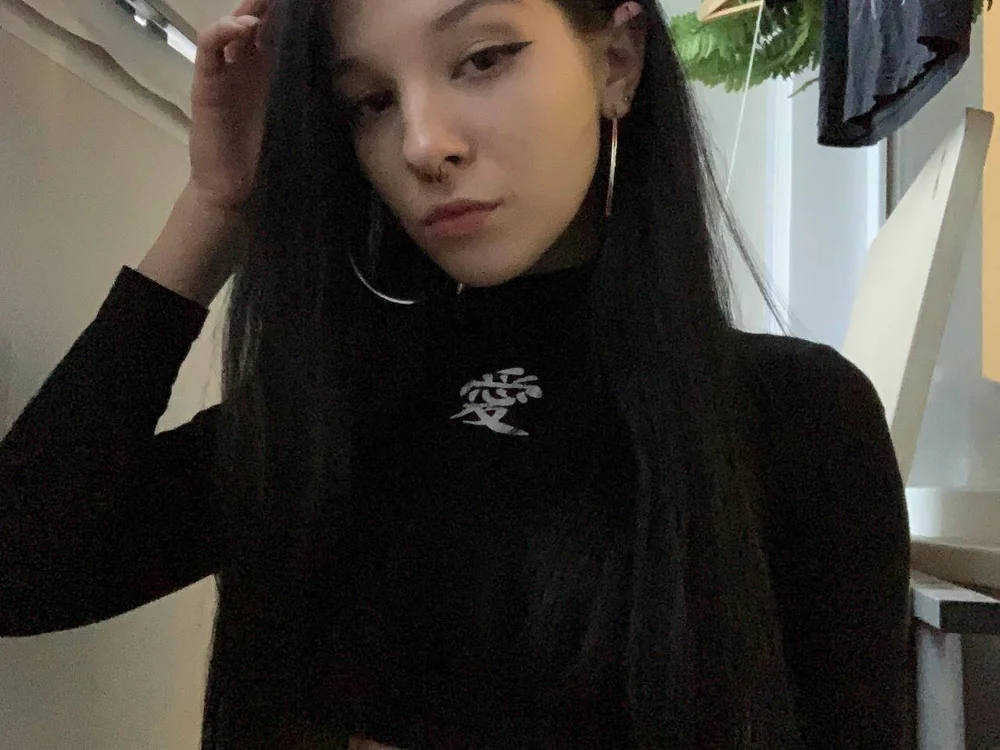 Givenchy88's Offline Chat Room