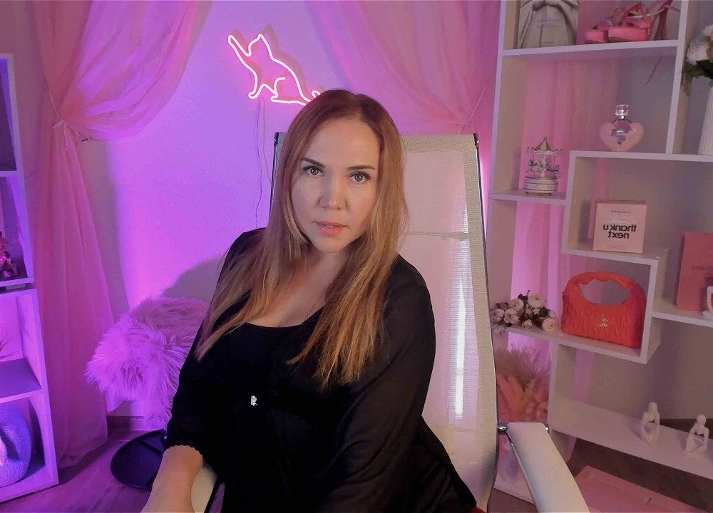 AylaTallow's Offline XXX Chat