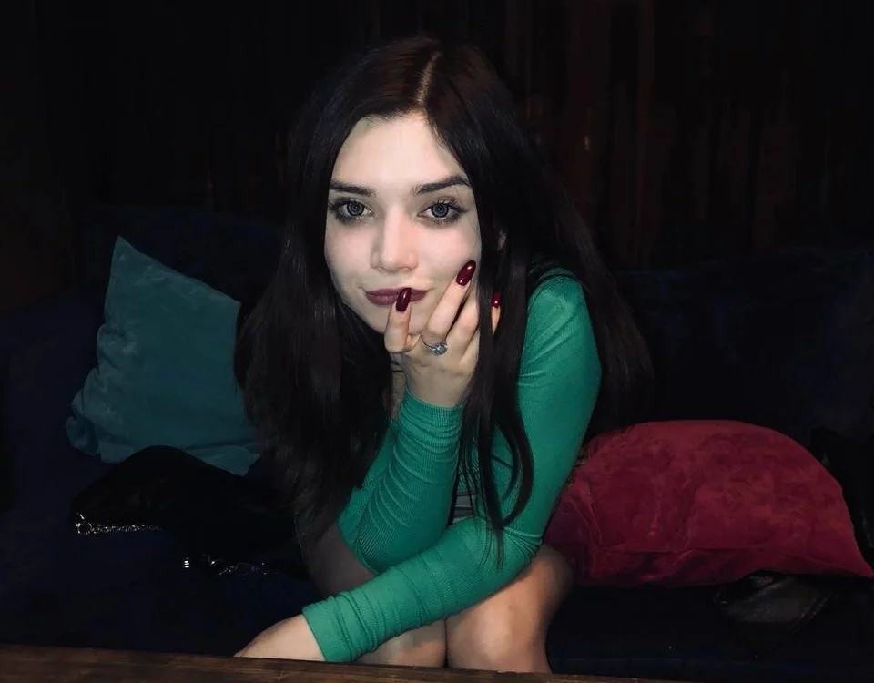 KoryPerry's Offline Chat Room