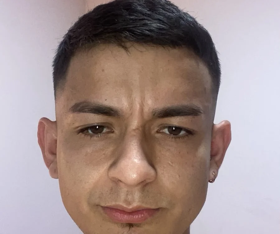 kobe_james07 Offline XXX Chat