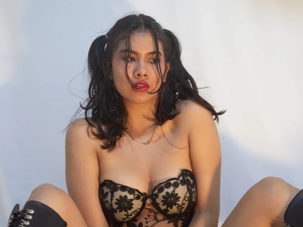 VioletRavenn's Offline Chat Room