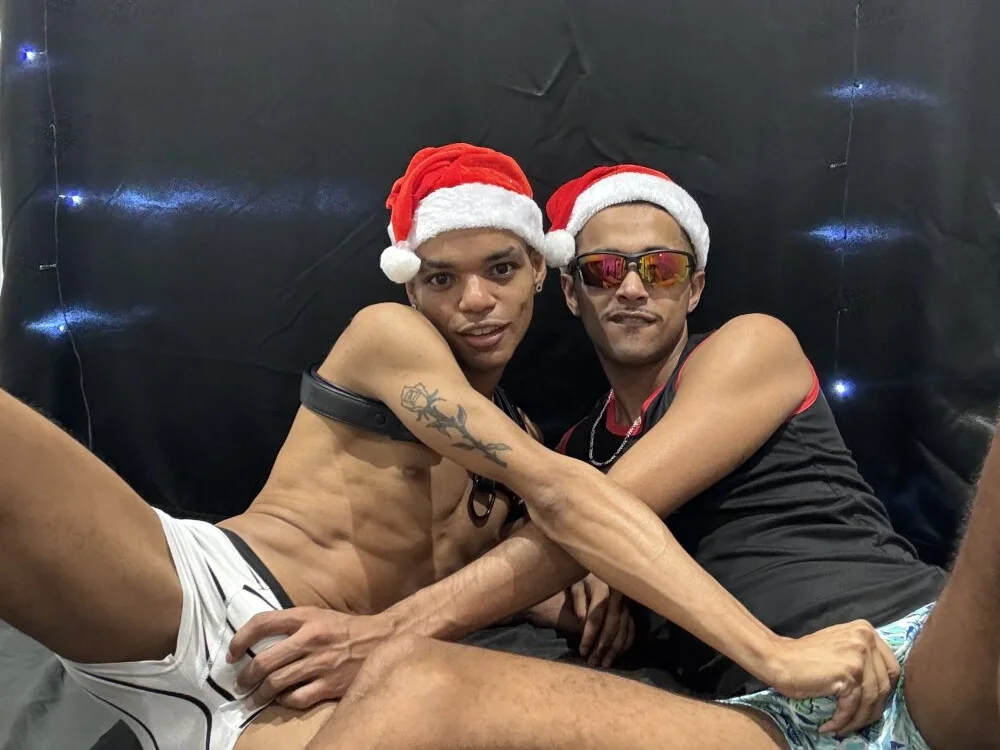 Midnight_Socks_Guys Offline XXX-Chat