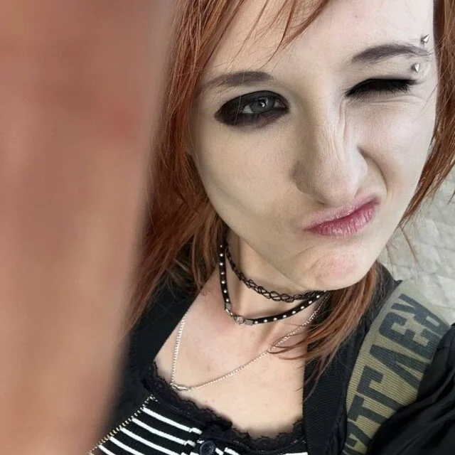 SueannJenne offline chatrum