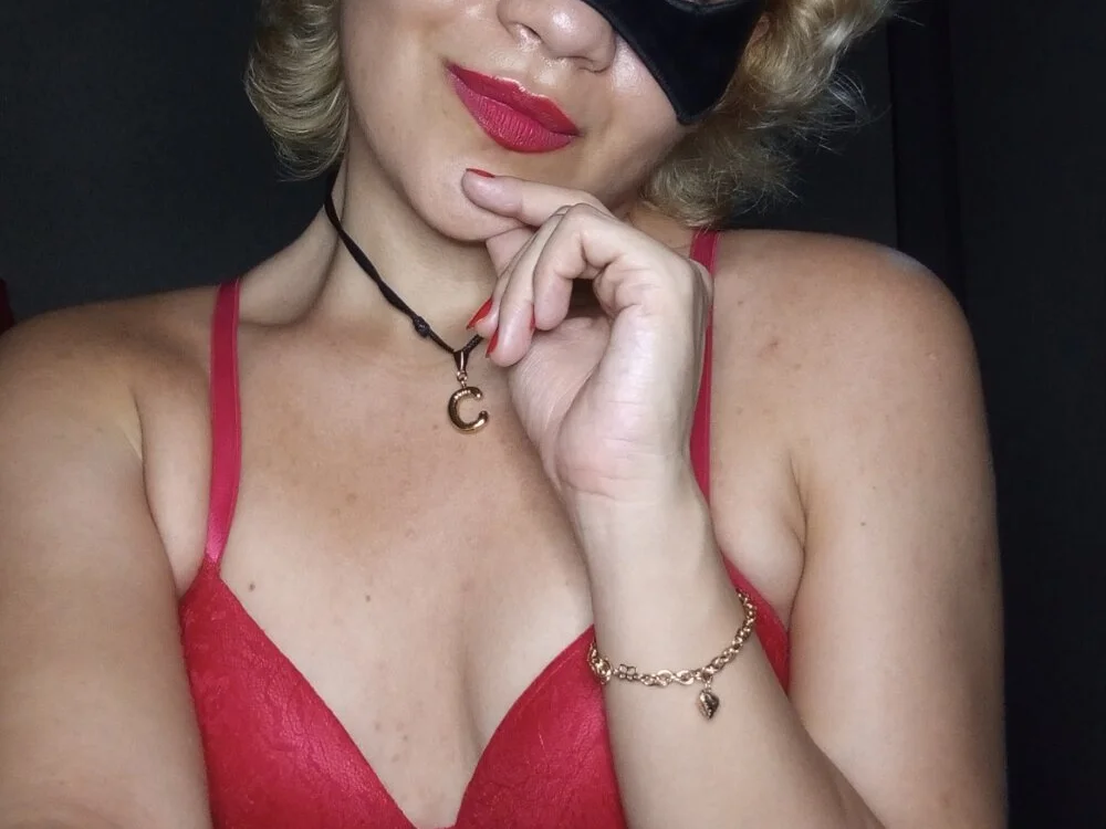 Lola_Blake's Offline XXX Chat